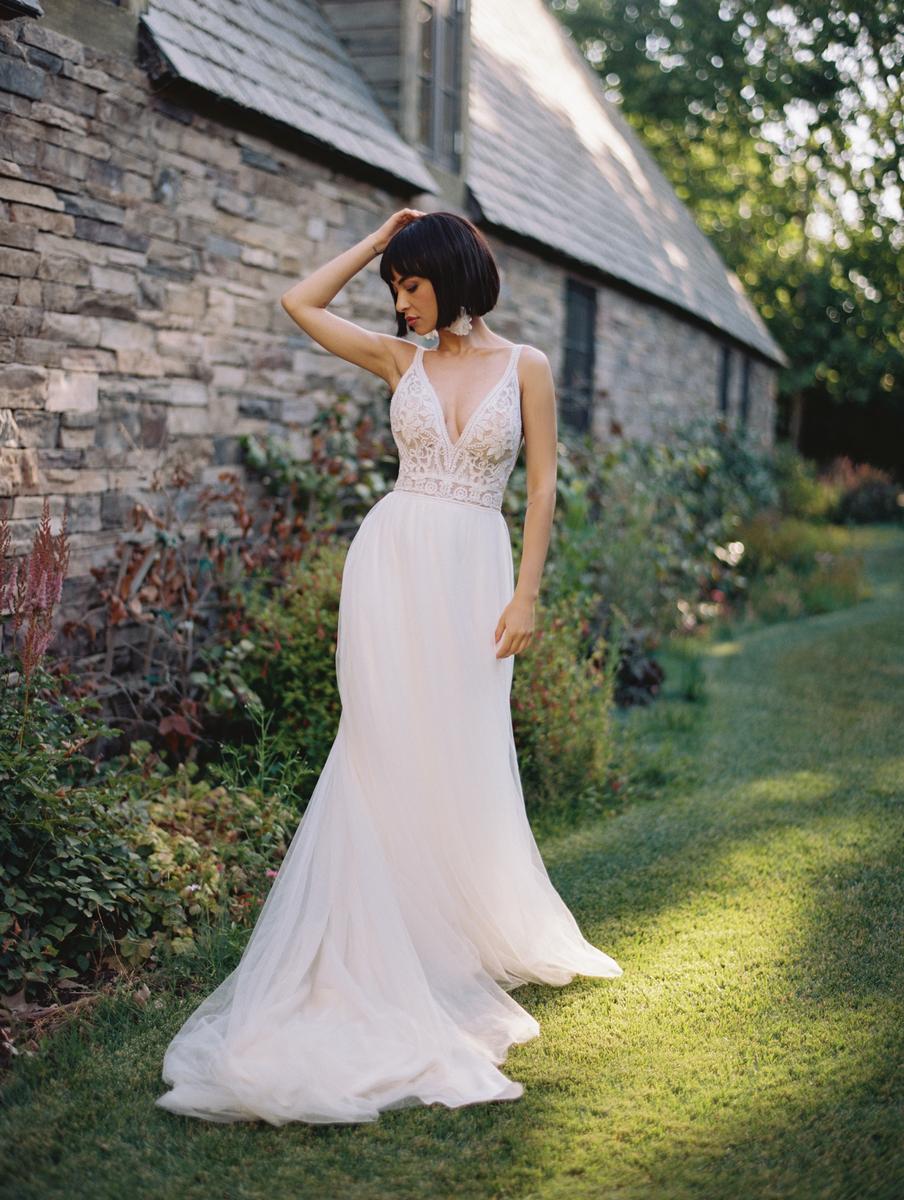 Allure Bridal Gown F241L, Size 6, Ivory/Champagne