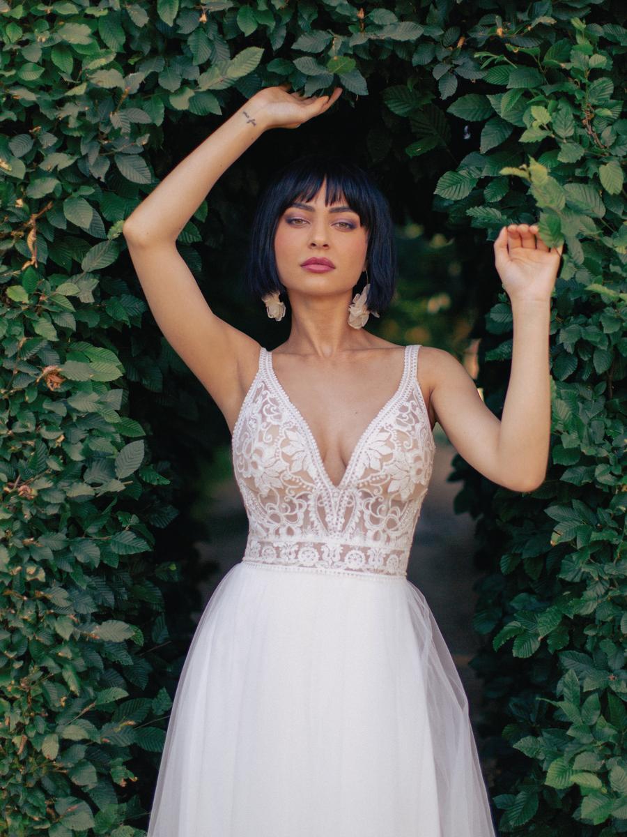 Allure Bridal Gown F241L, Size 6, Ivory/Champagne