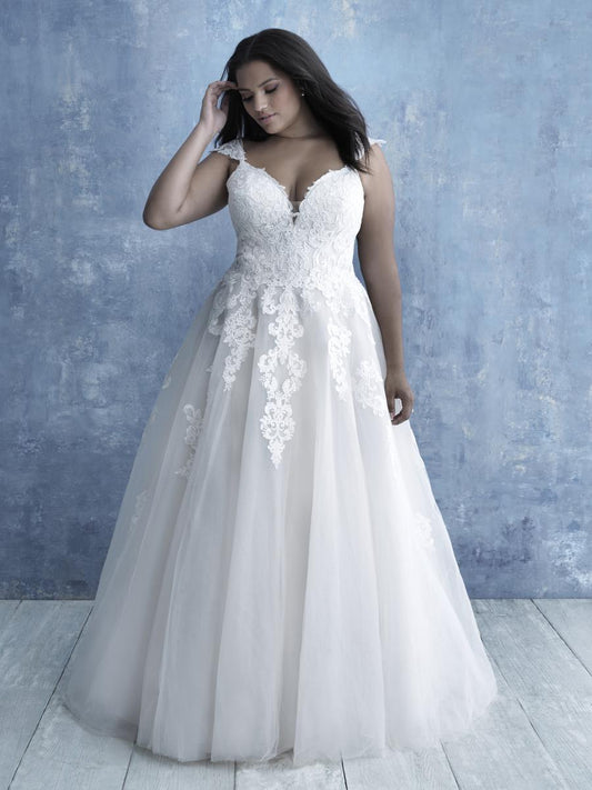 Alllure Bridal, Delicate Aline, Lace Bridal Gown with cap sleeves, sizes 16W, 18W & 28W. Women's Sizes.