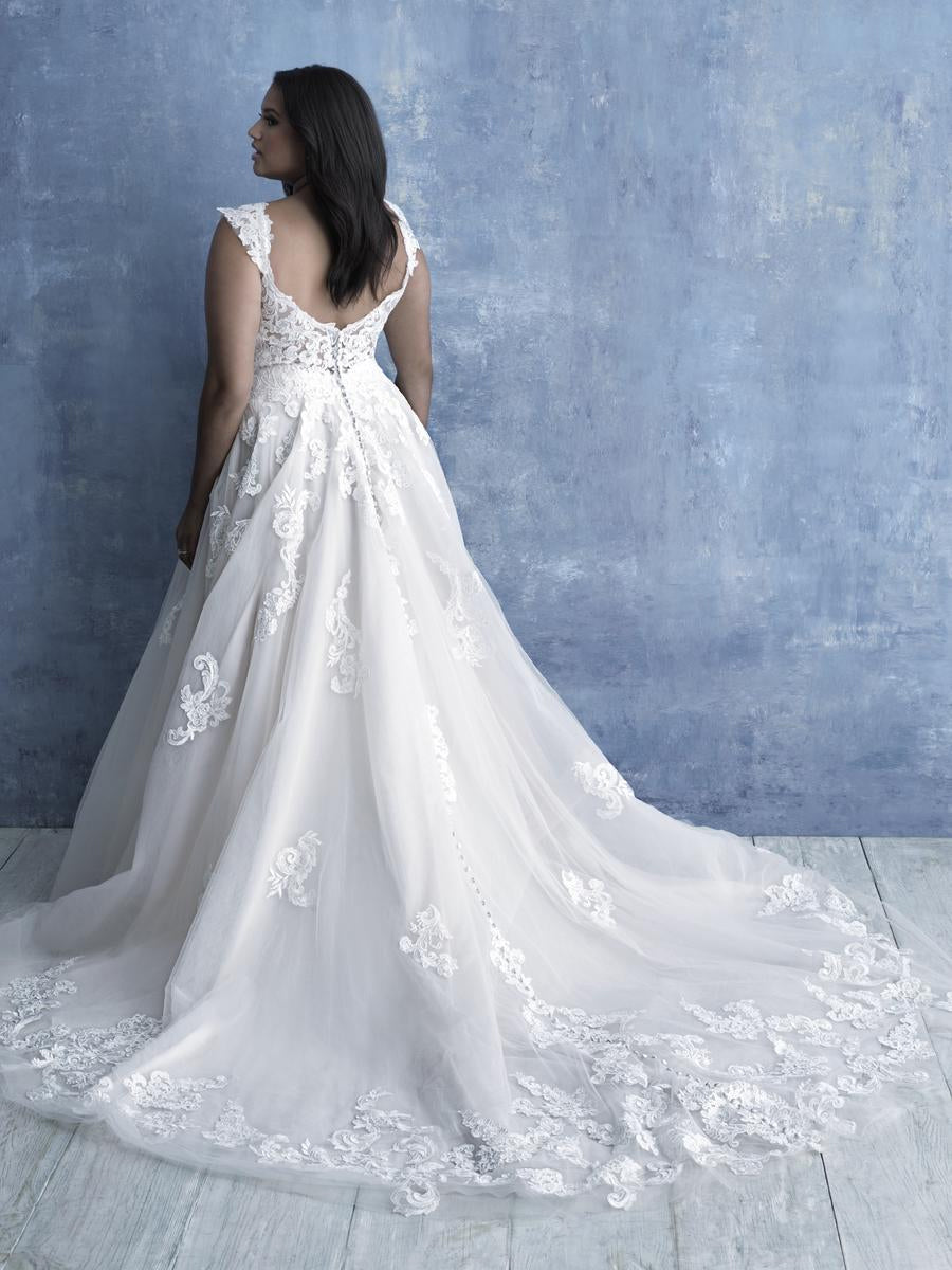 Alllure Bridal, Delicate Aline, Lace Bridal Gown with cap sleeves, sizes 16W, 18W & 28W. Women's Sizes.